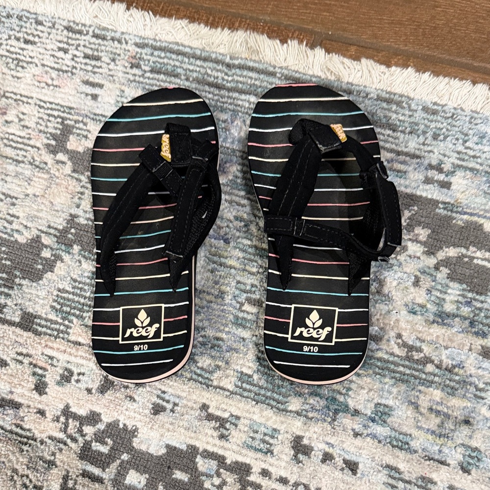 Reef Kids Black Flip-Flops with Pastel Stripe Footbed